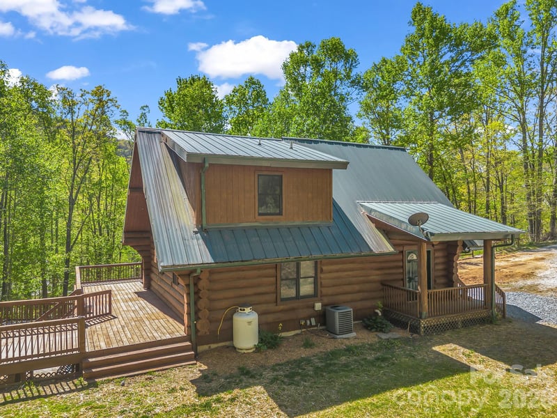 170 Old Mountain Ps, Hendersonville, NC 28792