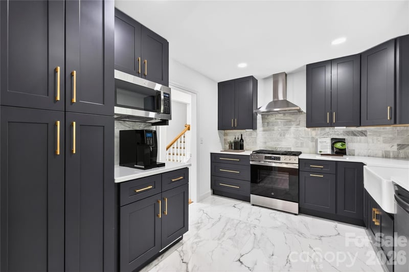 5938 Sharon Rd, Charlotte, NC 28210