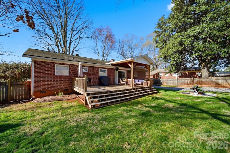 904 15th St, Conover, NC 28613