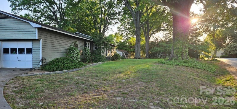 18029 Whispering Oaks Dr, Cornelius, NC 28031
