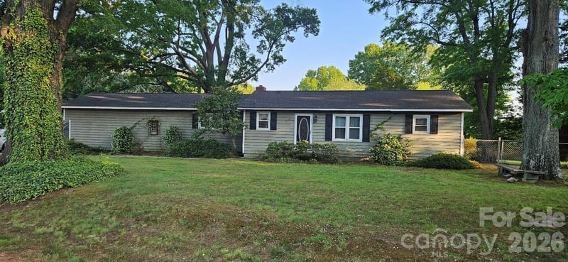 18029 Whispering Oaks Dr, Cornelius, NC 28031