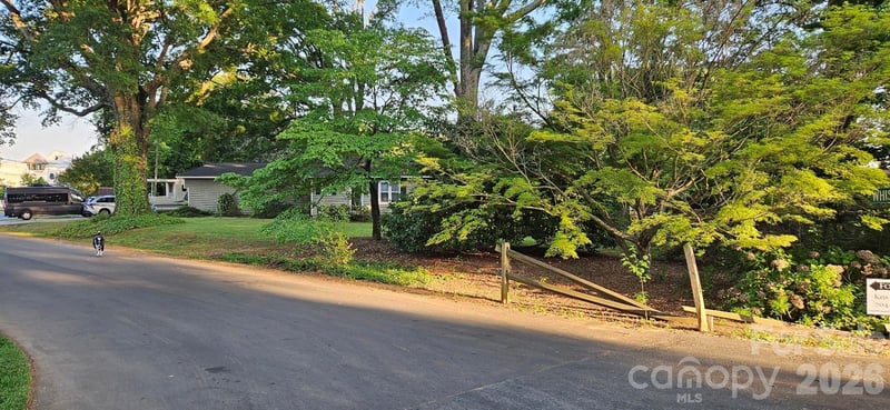 18029 Whispering Oaks Dr, Cornelius, NC 28031