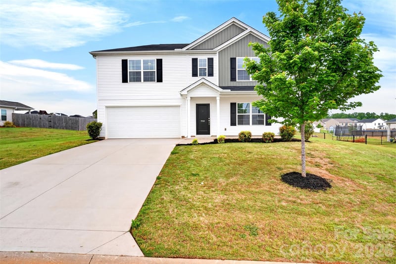 7061 Luna Mae Ct, Boiling Springs, SC 29316