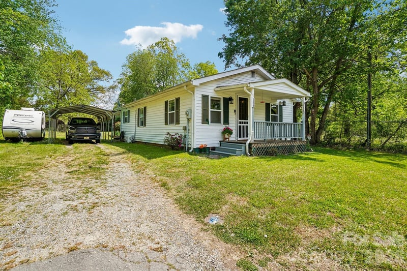 235 Gull Ave #431, East Flat Rock, NC 28726