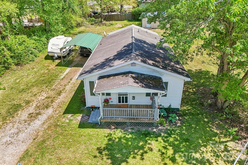 235 Gull Ave #431, East Flat Rock, NC 28726