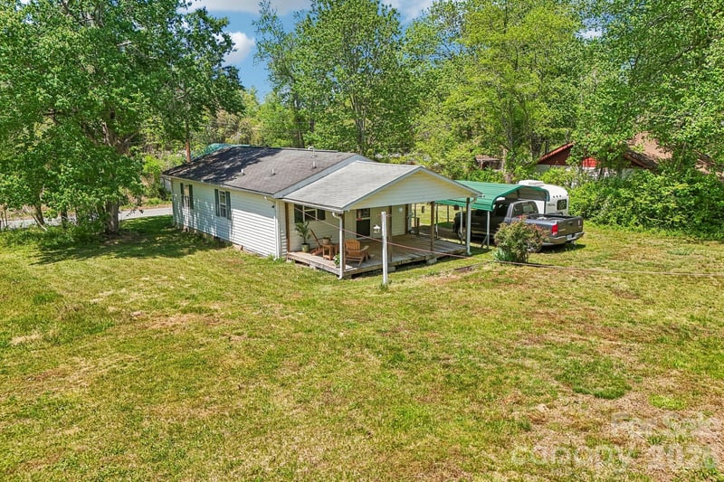 235 Gull Ave #431, East Flat Rock, NC 28726