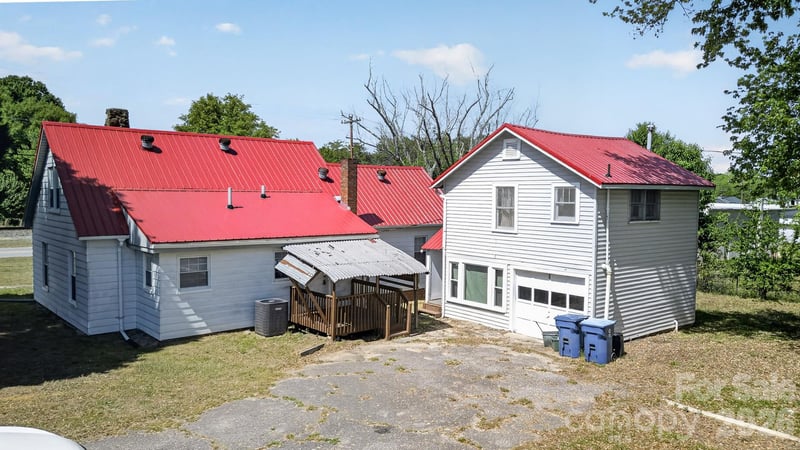 3833 1st Ave, Hickory, NC 28602