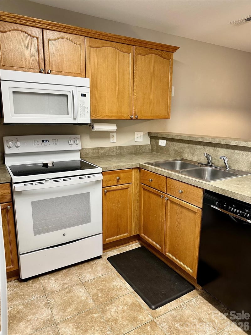 2027 Shady Pond Dr #174, Clover, SC 29710
