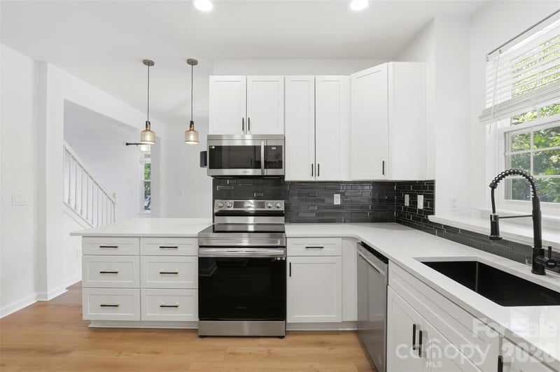 8000 Whitehawk Hill Rd, Waxhaw, NC 28173