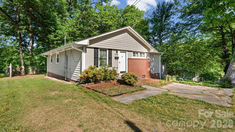 605 Park Ter, Gastonia, NC 28054