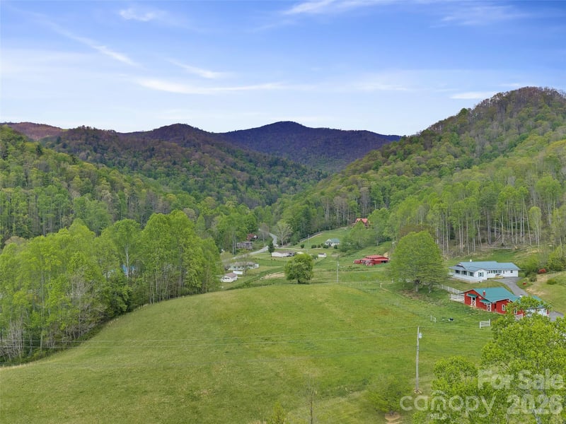 Odoms Chapel Rd, Bakersville, NC 28705