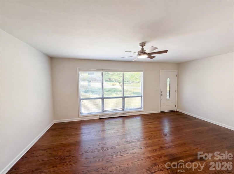 2431 Lynn Dr, Gastonia, NC 28054