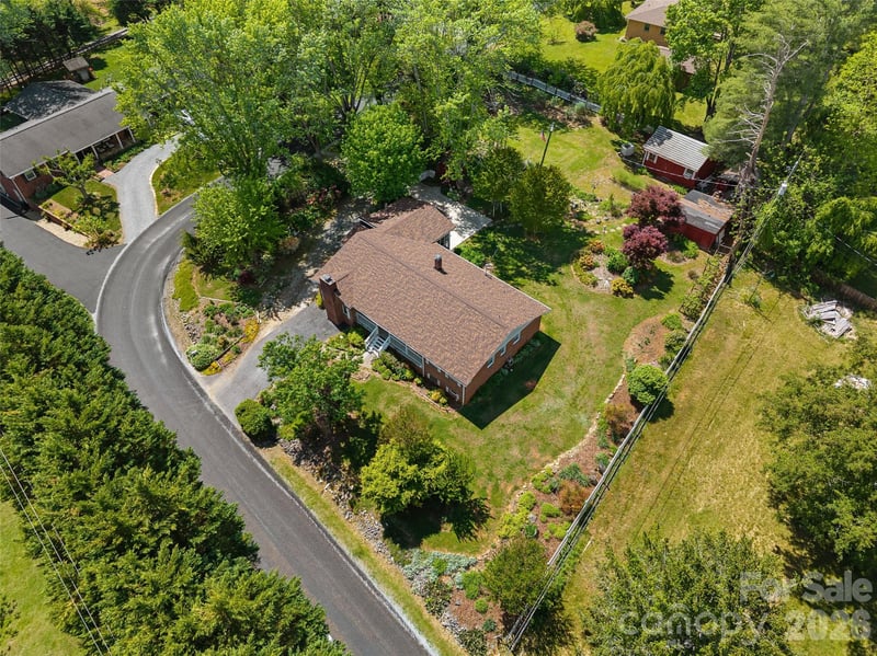 4 Forge Dr, Mills River, NC 28759