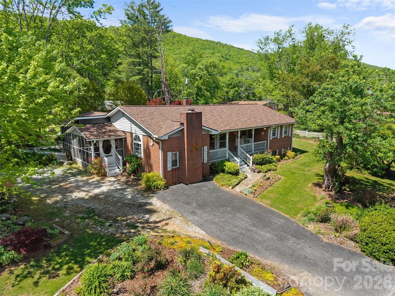 4 Forge Dr, Mills River, NC 28759