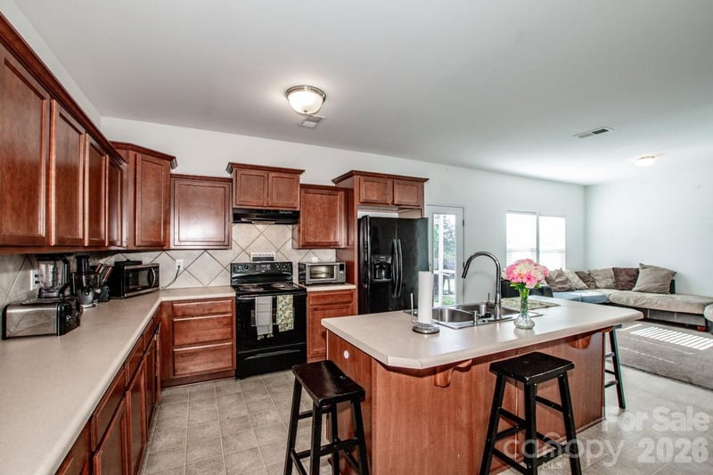 123 Kingsgate Ct, Statesville, NC 28625