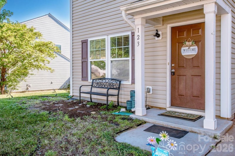 123 Kingsgate Ct, Statesville, NC 28625