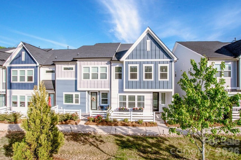 1270 Brawley School Rd #F, Mooresville, NC 28117