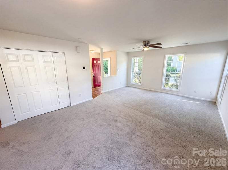 9510 Littleleaf Dr, Charlotte, NC 28215