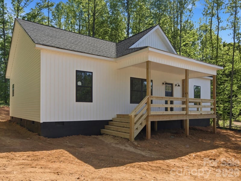 1416 Blackbird Dr, Clover, SC 29710