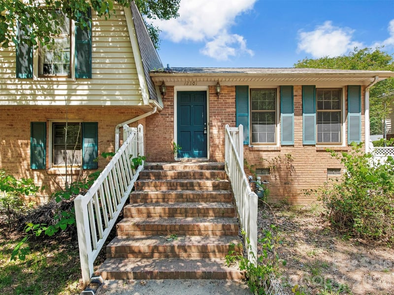 12301 Oakhaven Dr, Charlotte, NC 28273