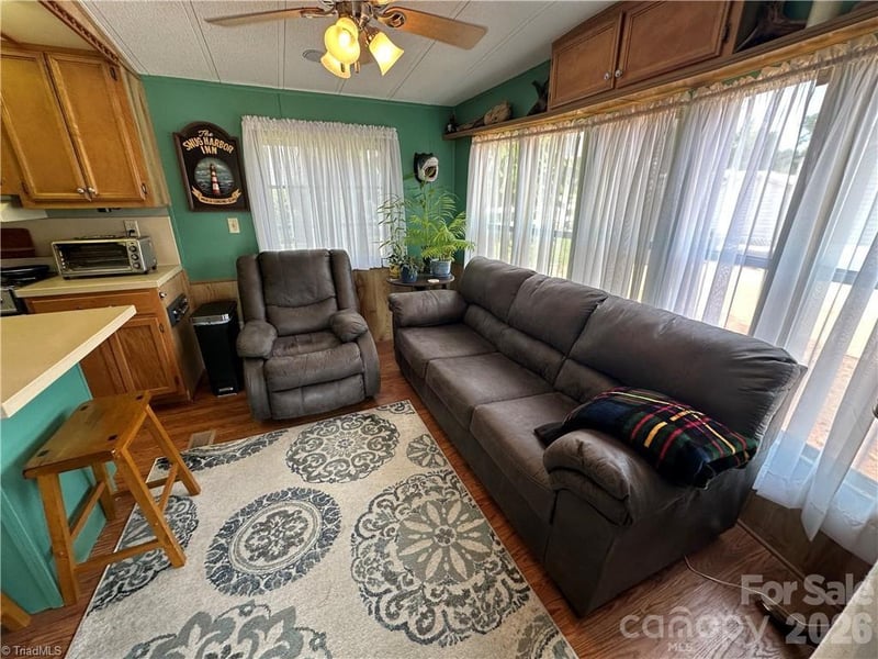 120 Elm St, New London, NC 28127
