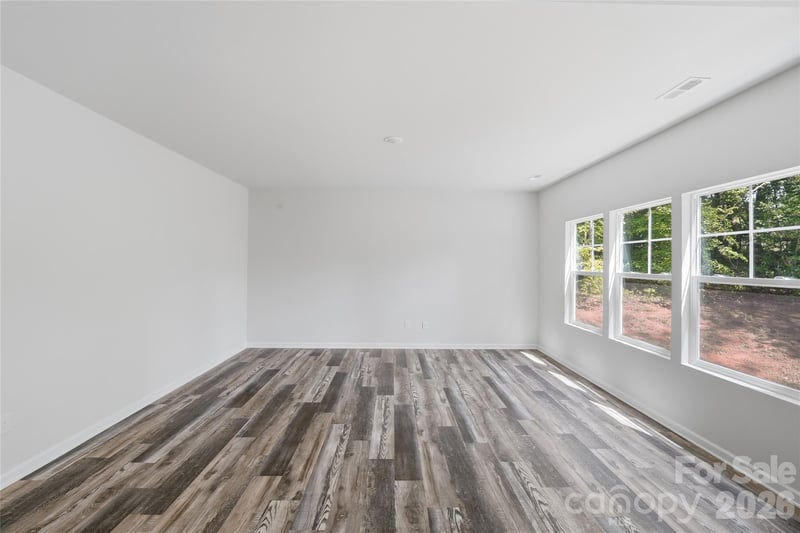 5156 Mark Dr, Hickory, NC 28601