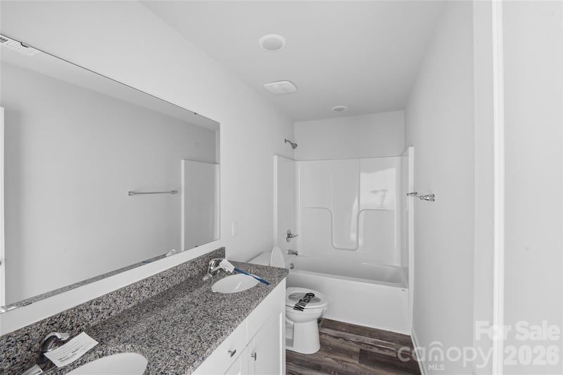 5156 Mark Dr, Hickory, NC 28601