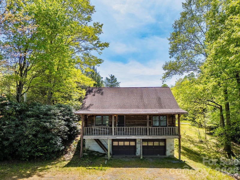 944 High Peak Rd, Hendersonville, NC 28739