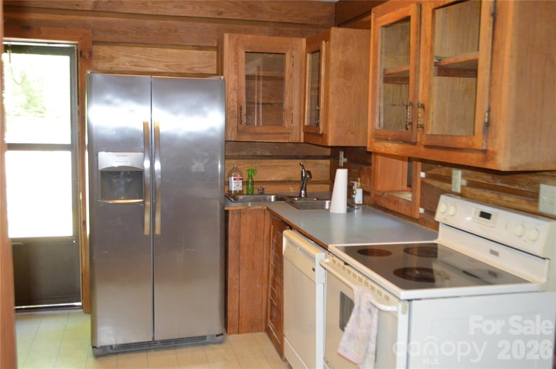 300 Good Neighbor Ln, Brevard, NC 28712