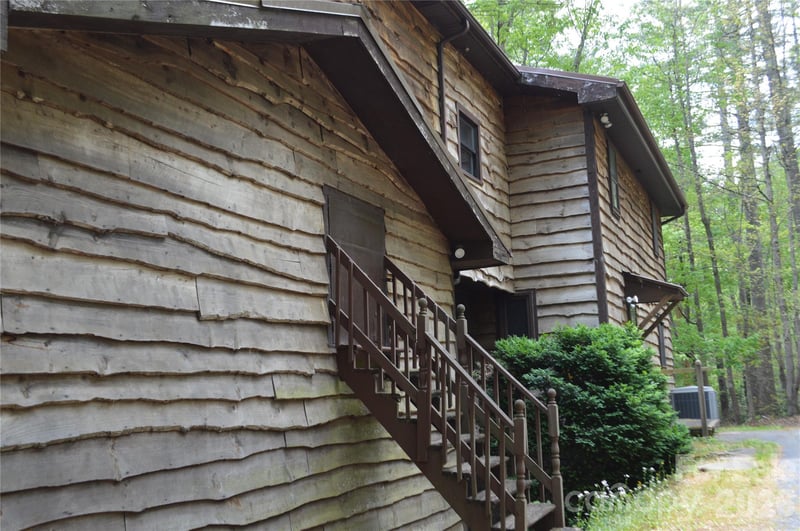 300 Good Neighbor Ln, Brevard, NC 28712