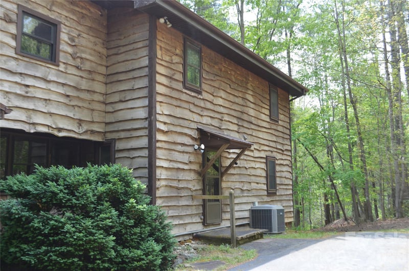 300 Good Neighbor Ln, Brevard, NC 28712