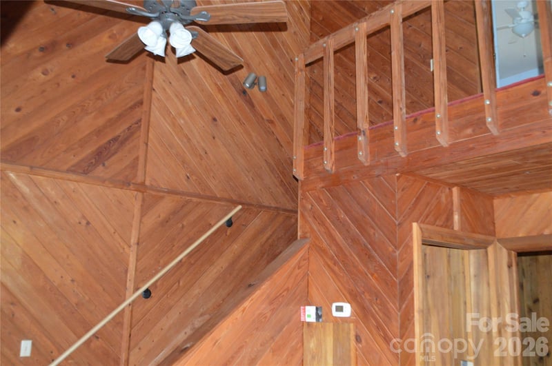 300 Good Neighbor Ln, Brevard, NC 28712