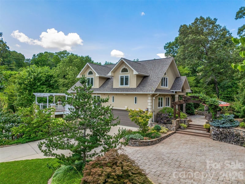 212 Plains Dr, Asheville, NC 28803