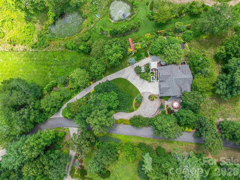 212 Plains Dr, Asheville, NC 28803