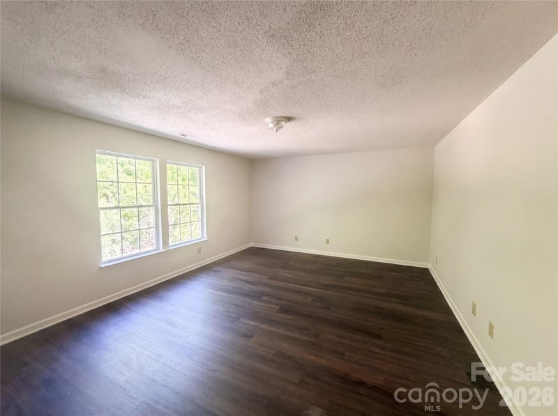 6734 Wandering Creek Dr, Charlotte, NC 28216