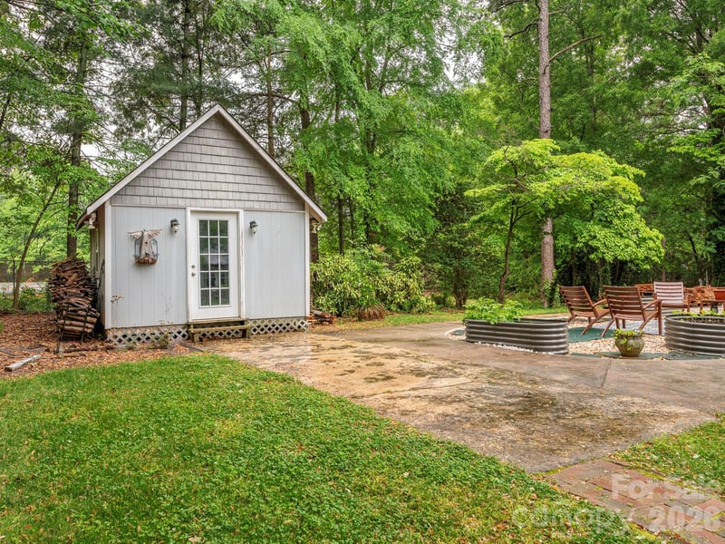 8536 Circle Dr, Mount Pleasant, NC 28124