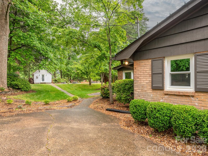 8536 Circle Dr, Mount Pleasant, NC 28124