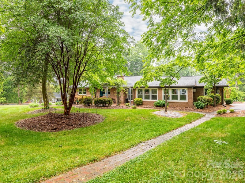 8536 Circle Dr, Mount Pleasant, NC 28124