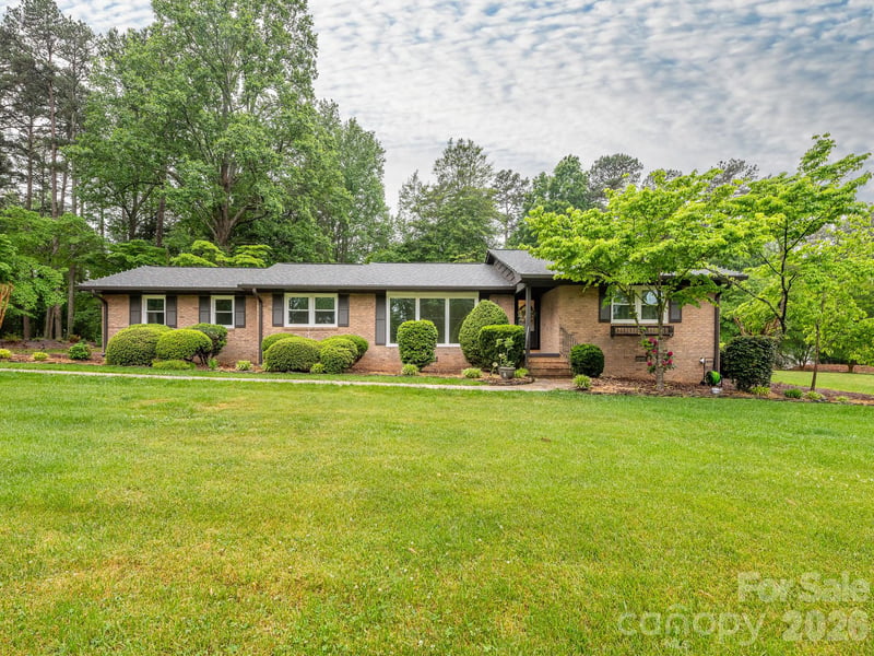 8536 Circle Dr, Mount Pleasant, NC 28124