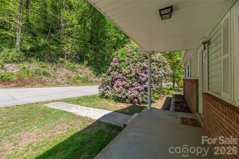 1140 Groundhog Rd, Canton, NC 28716
