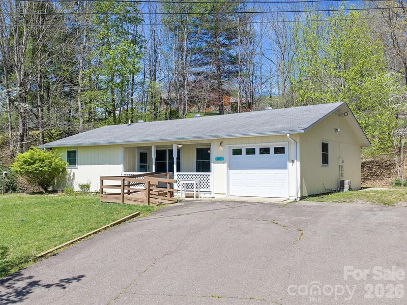 261 Shady Oak Rd, Burnsville, NC 28714