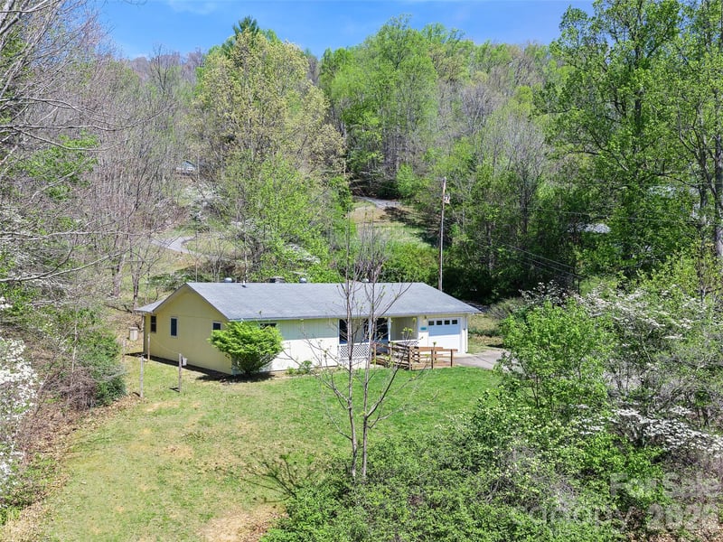 261 Shady Oak Rd, Burnsville, NC 28714