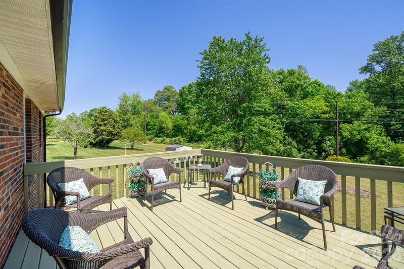 105 Rock Creek Dr, Lincolnton, NC 28092