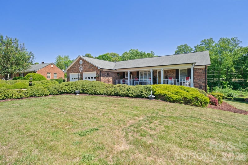 105 Rock Creek Dr, Lincolnton, NC 28092