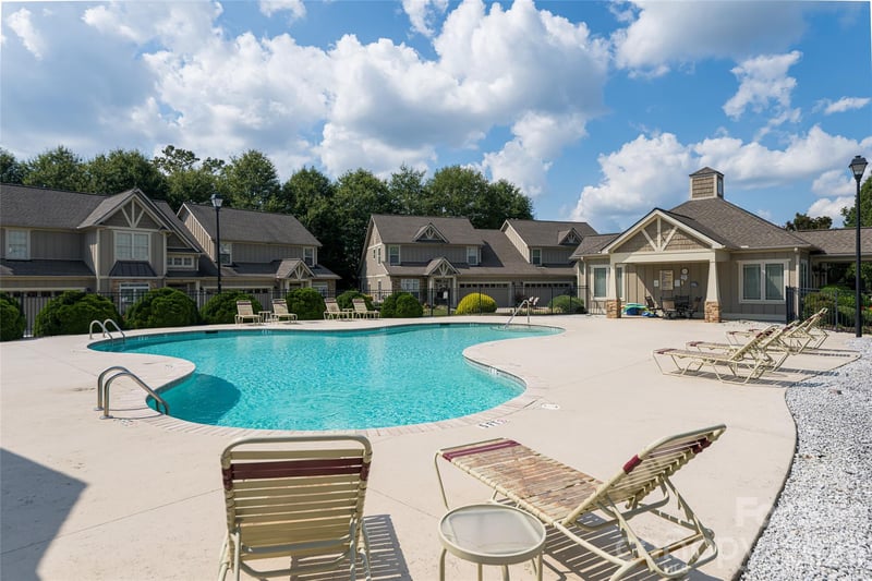 31 Burlington Ln, Fletcher, NC 28732