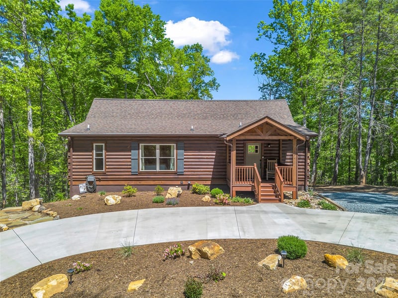 194 Summer Morning Ct, Lake Lure, NC 28746
