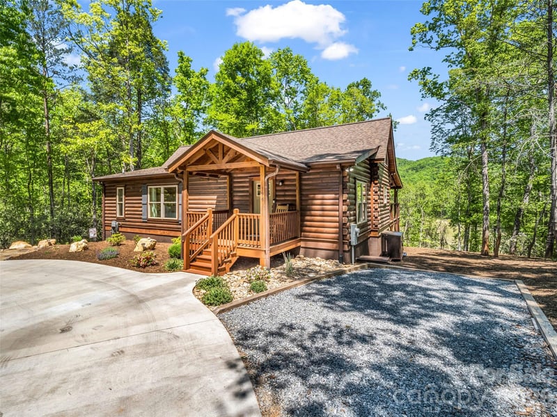194 Summer Morning Ct, Lake Lure, NC 28746