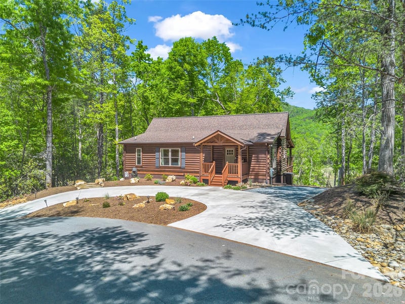 194 Summer Morning Ct, Lake Lure, NC 28746