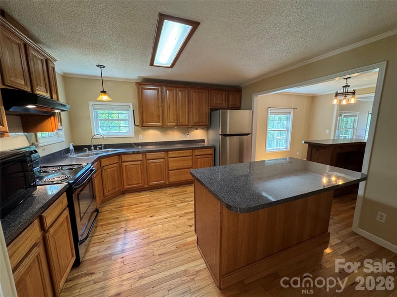 942 Fisher Branch Rd, Marshall, NC 28753