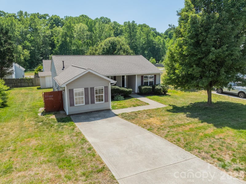134 Chere Helen Dr, Mooresville, NC 28115